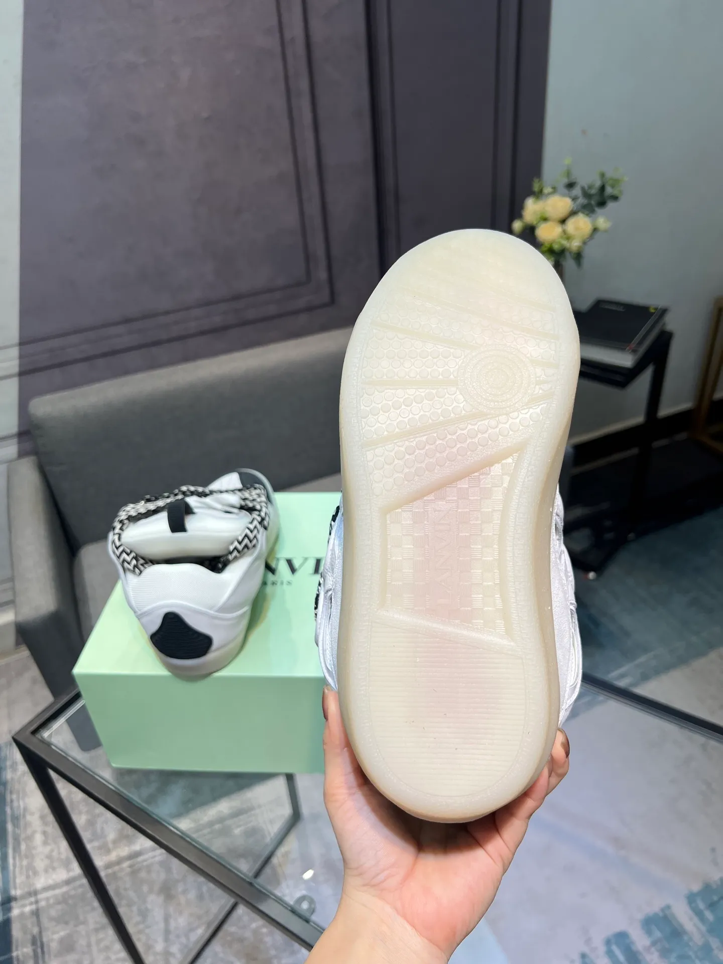 Men's men's shoes💰780 [LANVIN] Latest lace-up fashionable casual sneakers for couples High-quality CLAY couple series‼ ️ The latest trendy products of the season 🌈Many bloggers have planted grass and purchased the original open-mold customization. The upper and outsole are sewn with mark threads without edge sealing. Multiple material splicing combination design. Very versatile for fashionable and casual wear. Comfortable on the feet. Recommended for self-retention (upper cowhide + cow suede + breathable mesh) inner foot pad cowhide exclusive original open-mold clear logo rubber outsole ⚠️36-44 yards (45 custom-made)